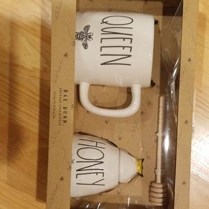 Rae Dunn Queen Honey Pot Bee